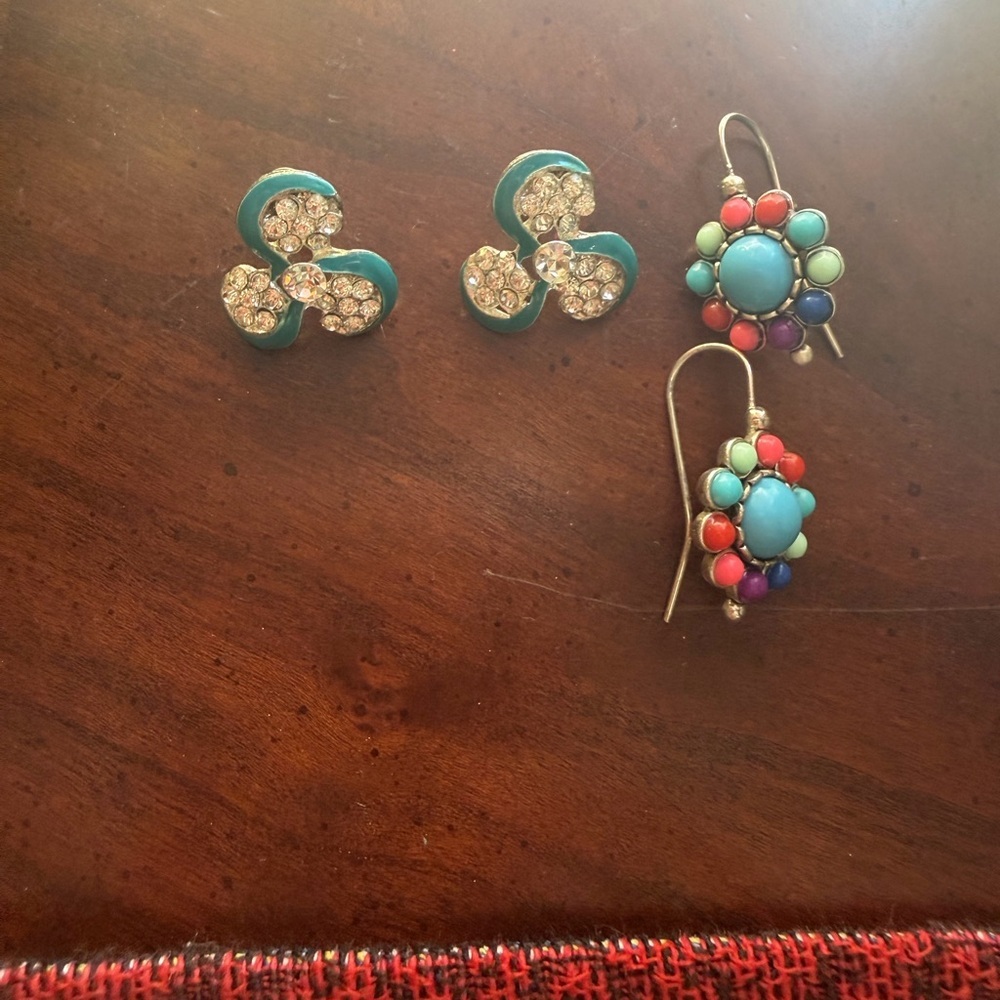 Bundle of 2 Earings